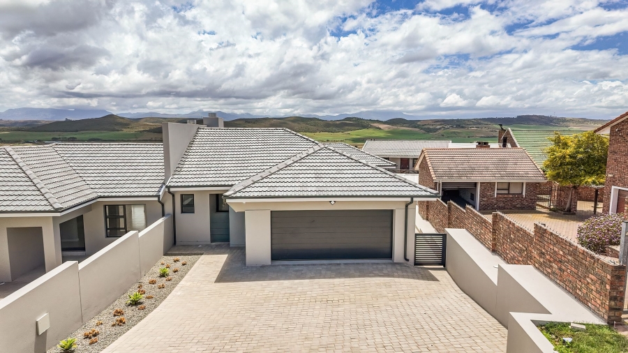 3 Bedroom Property for Sale in Fraaiuitsig Western Cape